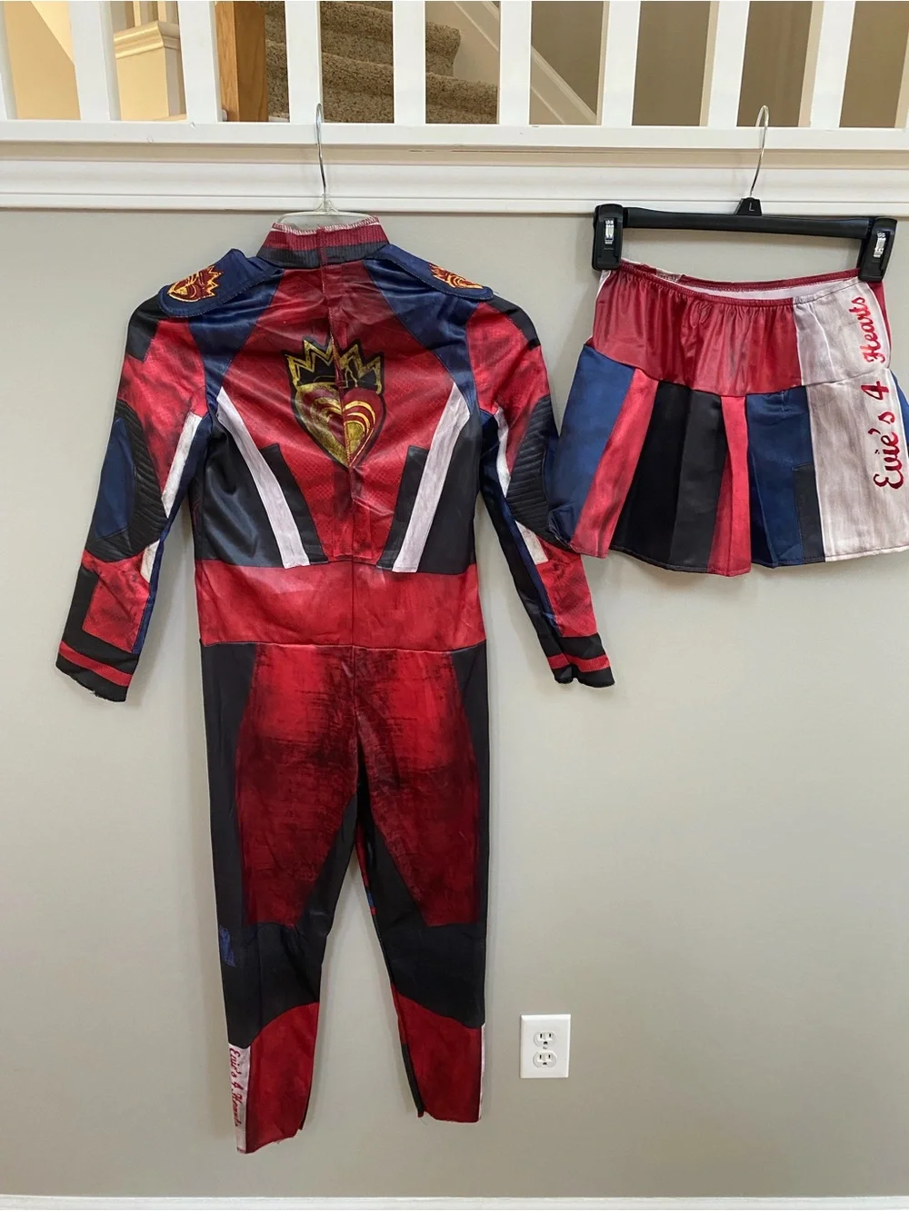 Disney Descendants 3 Evie Costume - Picture 9 of 11